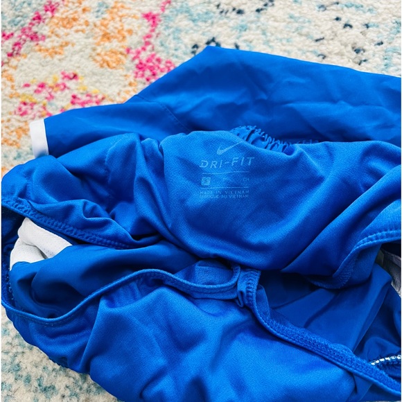 Nike Blue woman’s running shorts - Picture 2 of 3